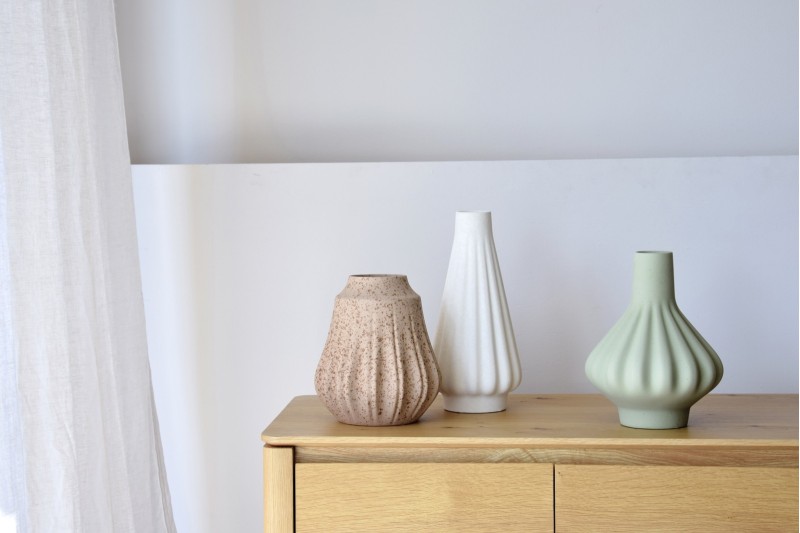 BELLOWS COLLECTION: TEXTURED CERAMIC VASES | VP Interiorismo